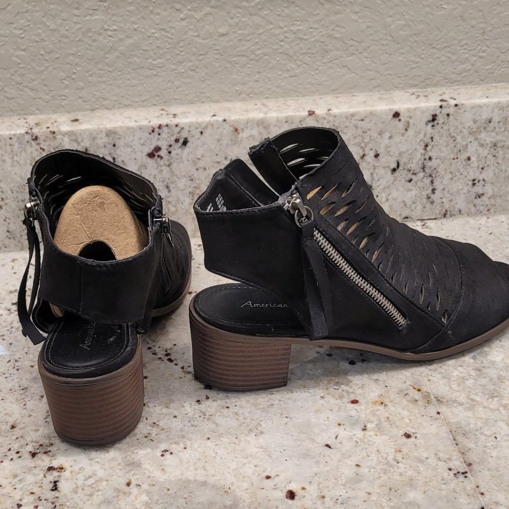 American Eagle ankle, peep toe, sling back heeled sandal Size 8.5